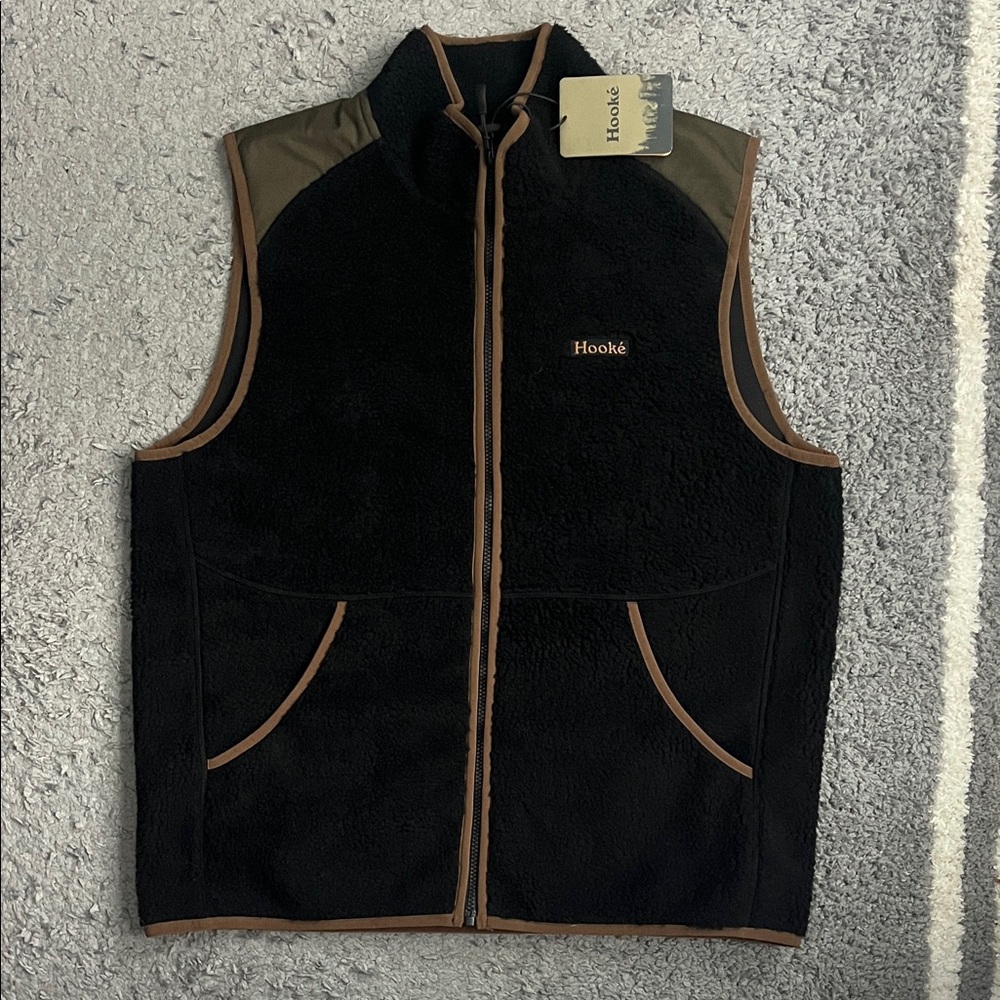 NEVER WORN & TAG ON 
Hooké Men's Size Large - Black/brown/olive Fleece Vest